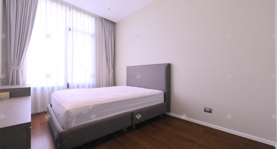 For sale 2 bedrooms condo in Khlong Toei, Bangkok