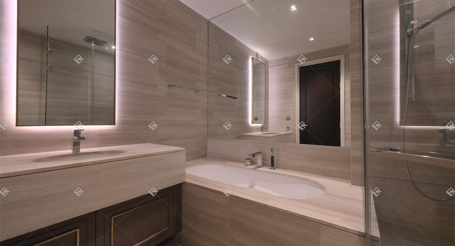 For sale 2 bedrooms condo in Khlong Toei, Bangkok