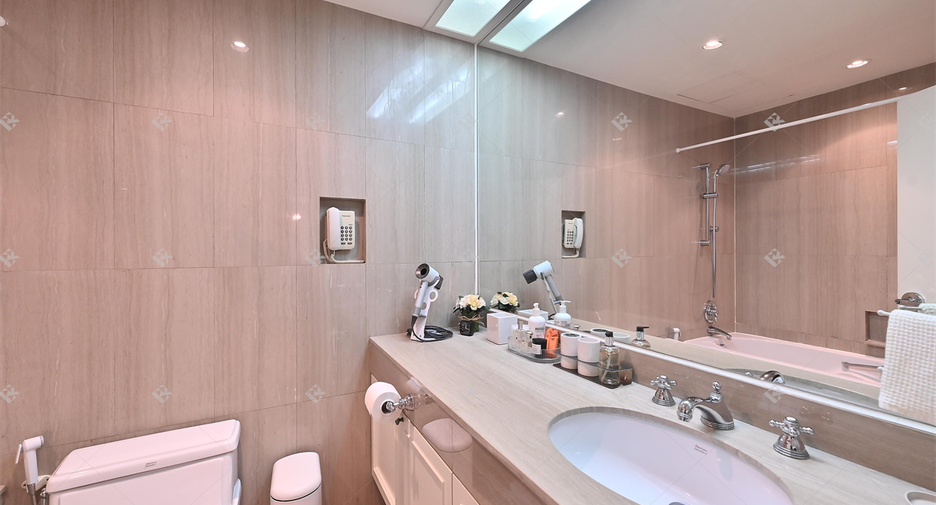 For sale 1 Beds condo in Pathum Wan, Bangkok