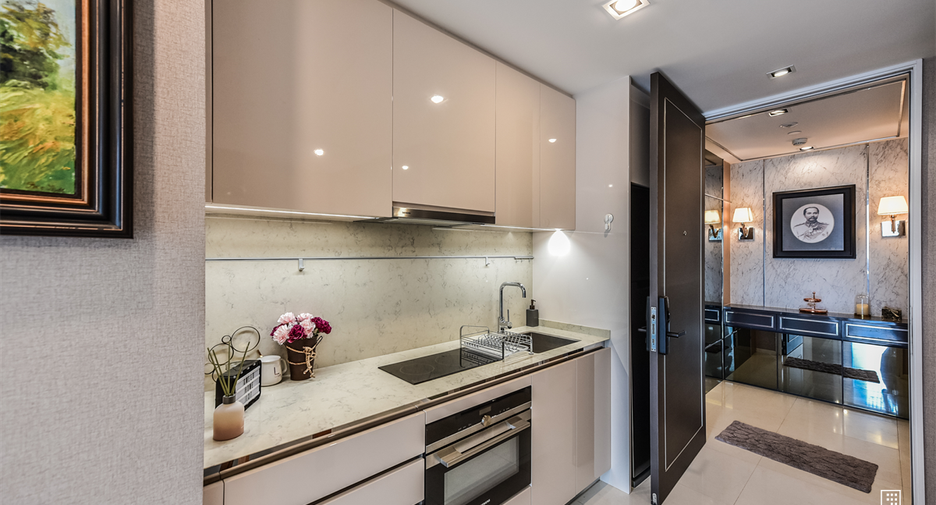 For sale 1 bed condo in Sathon, Bangkok