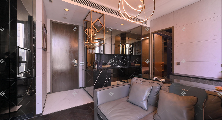 For sale 1 bed condo in Khlong Toei, Bangkok