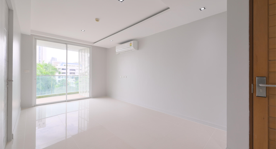For sale 1 bed condo in Watthana, Bangkok