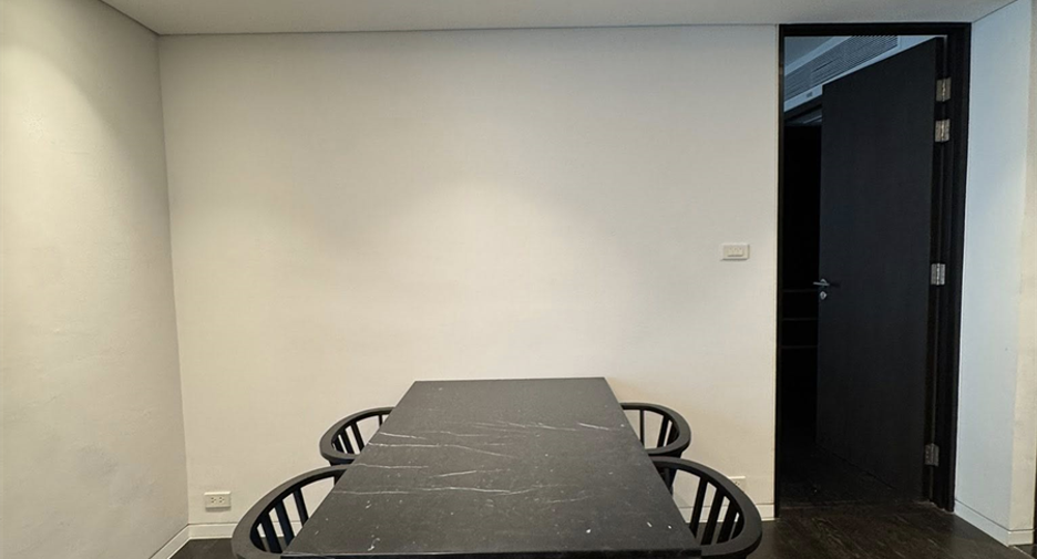 For sale 2 bedrooms condo in Watthana, Bangkok