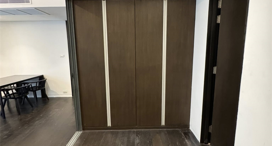 For sale 2 bedrooms condo in Watthana, Bangkok