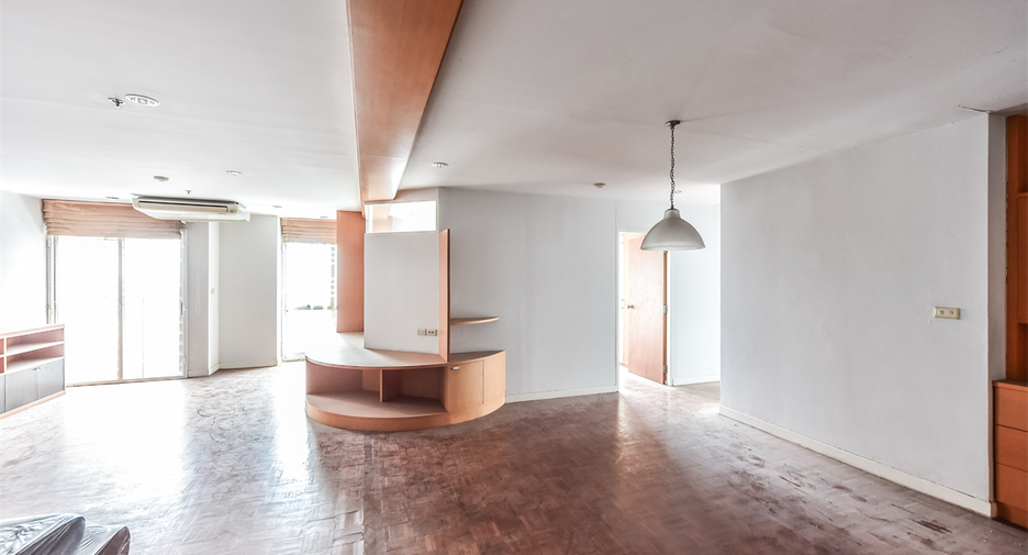 For sale 3 bedrooms condo in Sathon, Bangkok