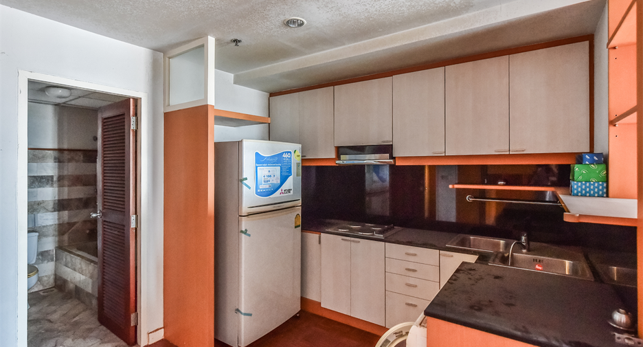For sale 3 bedrooms condo in Sathon, Bangkok