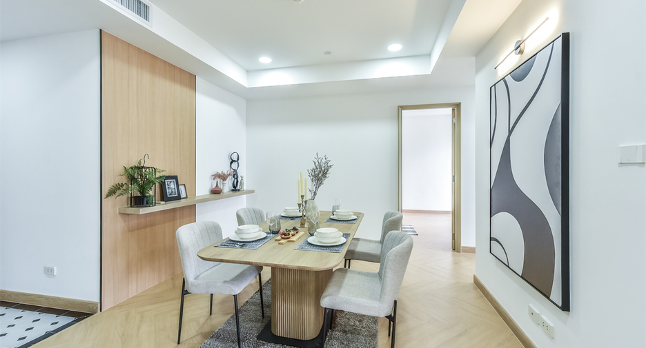 For sale 2 bedrooms condo in Watthana, Bangkok