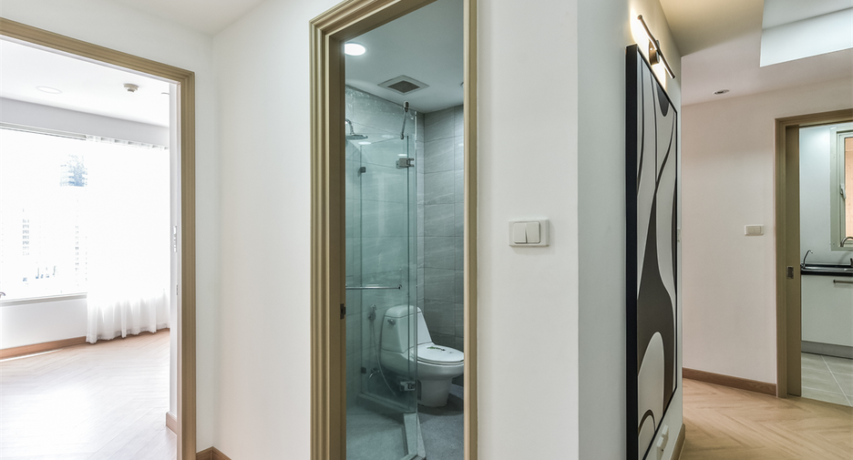 For sale 2 bedrooms condo in Watthana, Bangkok