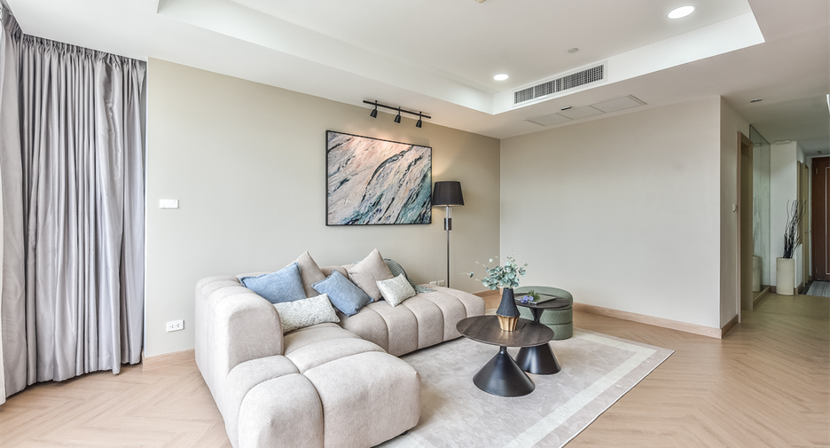 For sale 2 bedrooms condo in Watthana, Bangkok