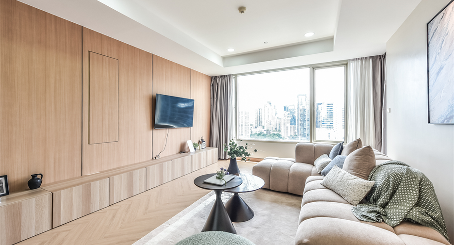 For sale 2 bedrooms condo in Watthana, Bangkok