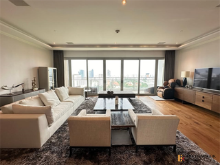For sale 3 bedrooms condo in Pathum Wan, Bangkok