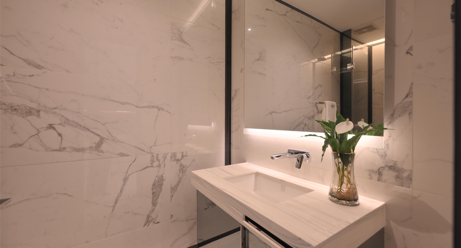 For sale 2 bedrooms condo in Watthana, Bangkok