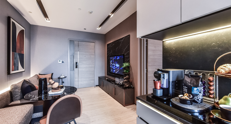 For sale 1 bed condo in Khlong Toei, Bangkok