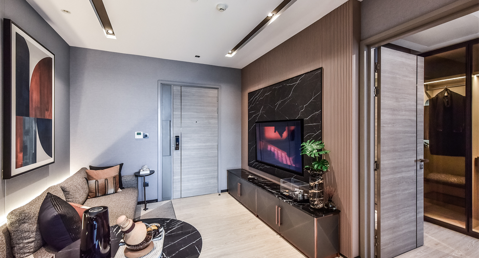 For sale 1 bed condo in Khlong Toei, Bangkok