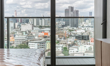 For rent 2 bedrooms condo in Khlong San, Bangkok
