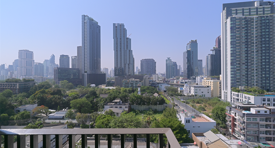 For rent 1 bed condo in Khlong Toei, Bangkok