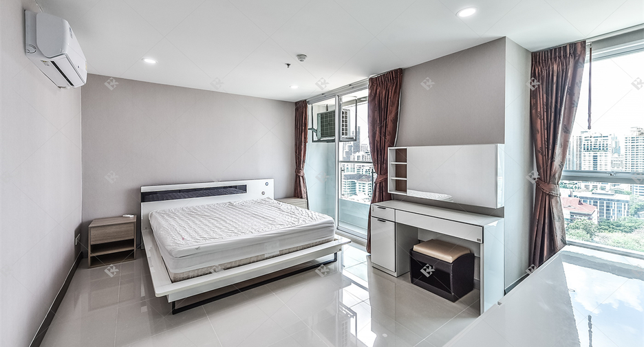 À louer 2 chambres condo à Watthana, Bangkok
