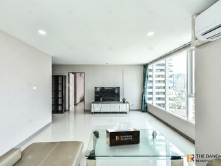 For rent 2 bedrooms condo in Watthana, Bangkok