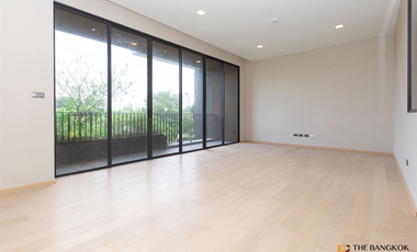 For rent 3 bedrooms condo in Huai Khwang, Bangkok