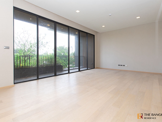 For rent 3 bedrooms condo in Huai Khwang, Bangkok