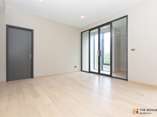 For rent 3 bedrooms condo in Huai Khwang, Bangkok