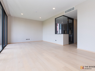 For rent 3 bedrooms condo in Huai Khwang, Bangkok