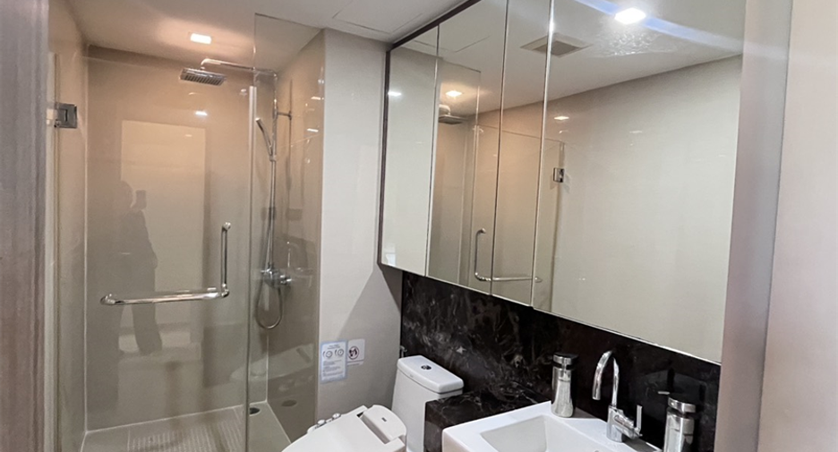 Condo en alquiler de 2 habitaciones en Watthana, Bangkok