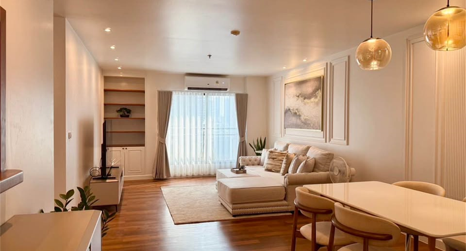 Wohnung zur Miete mit 3 Zimmer in Watthana, Bangkok