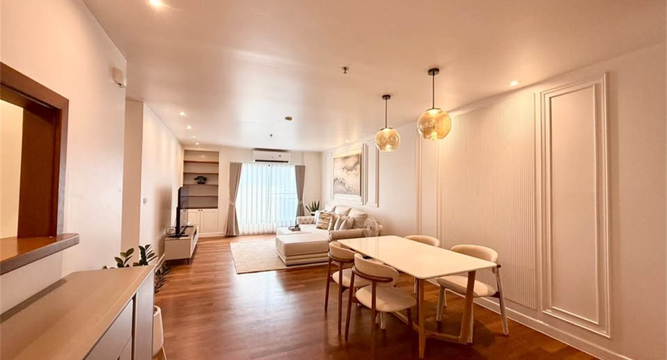 Wohnung zur Miete mit 3 Zimmer in Watthana, Bangkok