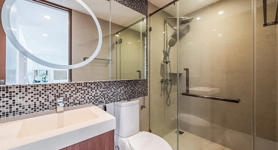 For rent 2 bedrooms condo in Thon Buri, Bangkok