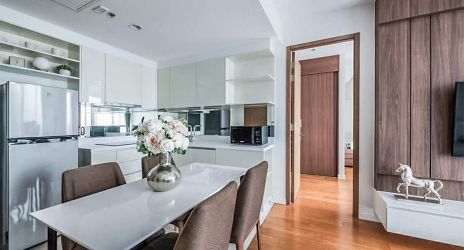 For rent 2 bedrooms condo in Thon Buri, Bangkok