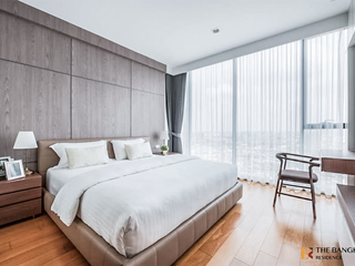 For rent 2 bedrooms condo in Thon Buri, Bangkok