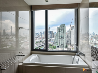 For rent 2 bedrooms condo in Thon Buri, Bangkok