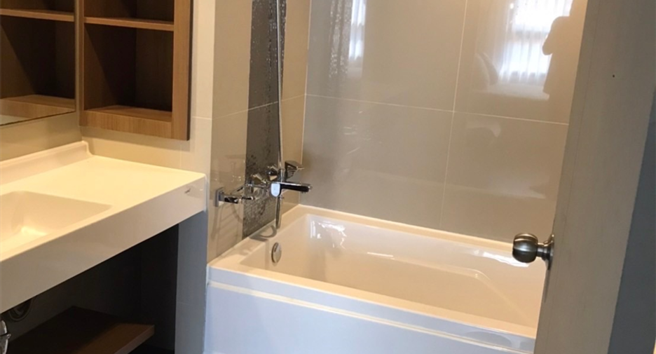 Condo en alquiler de 1 habitaciones en Phra Khanong, Bangkok