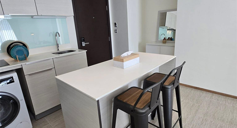 For rent 2 bedrooms condo in Watthana, Bangkok