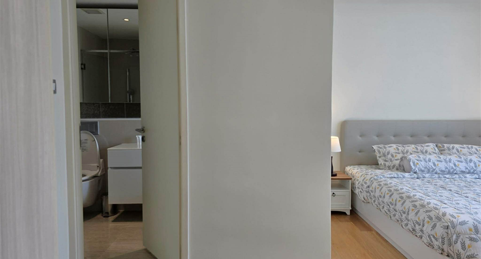 For rent 2 bedrooms condo in Watthana, Bangkok