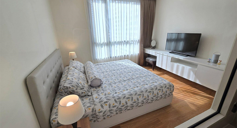 For rent 2 bedrooms condo in Watthana, Bangkok