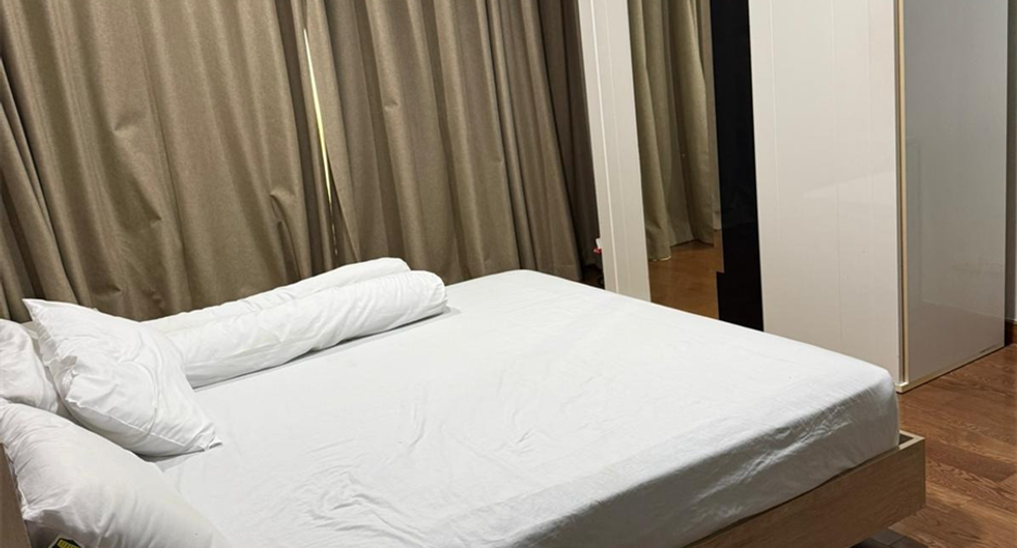 For rent 1 bed condo in Pathum Wan, Bangkok
