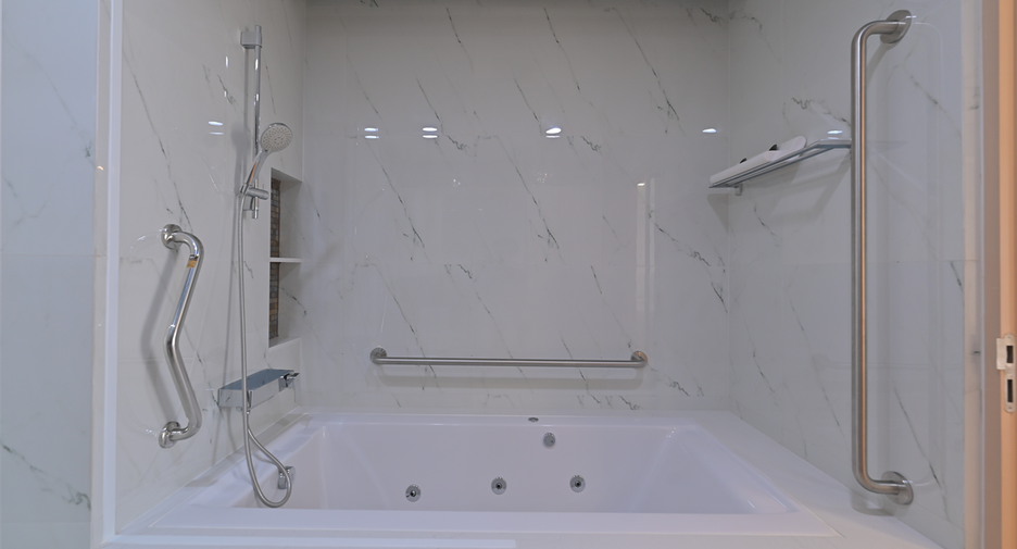 For rent 3 bedrooms condo in Watthana, Bangkok