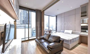 Wohnung zur Miete mit 1 Zimmer in Bang Rak, Bangkok