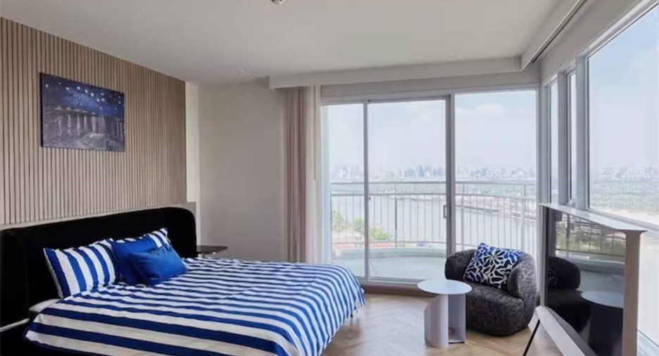 For rent 4 ベッドルーム condo in Yan Nawa, Bangkok