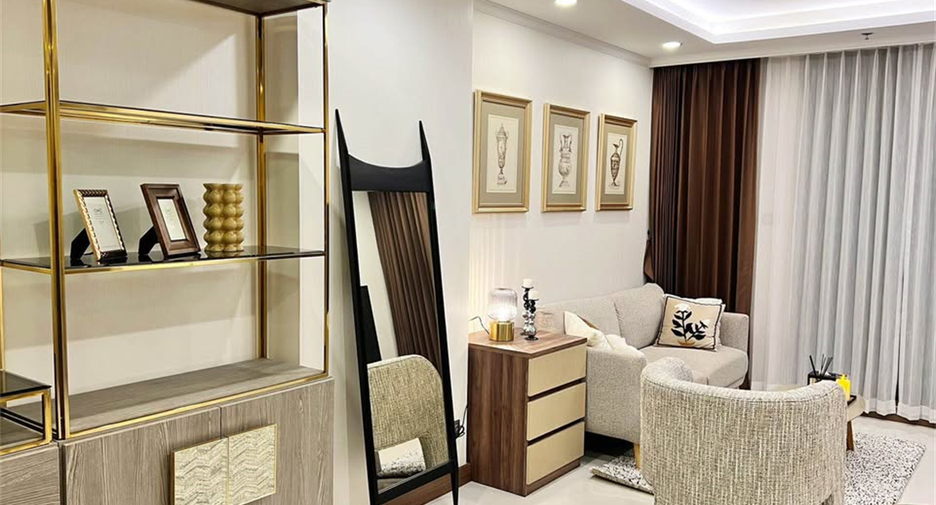 For rent 2 bedrooms condo in Watthana, Bangkok