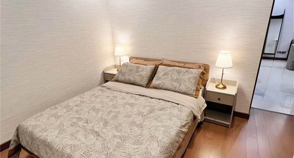 For rent 2 bedrooms condo in Watthana, Bangkok