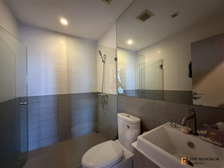 For rent 2 bedrooms condo in Phra Khanong, Bangkok