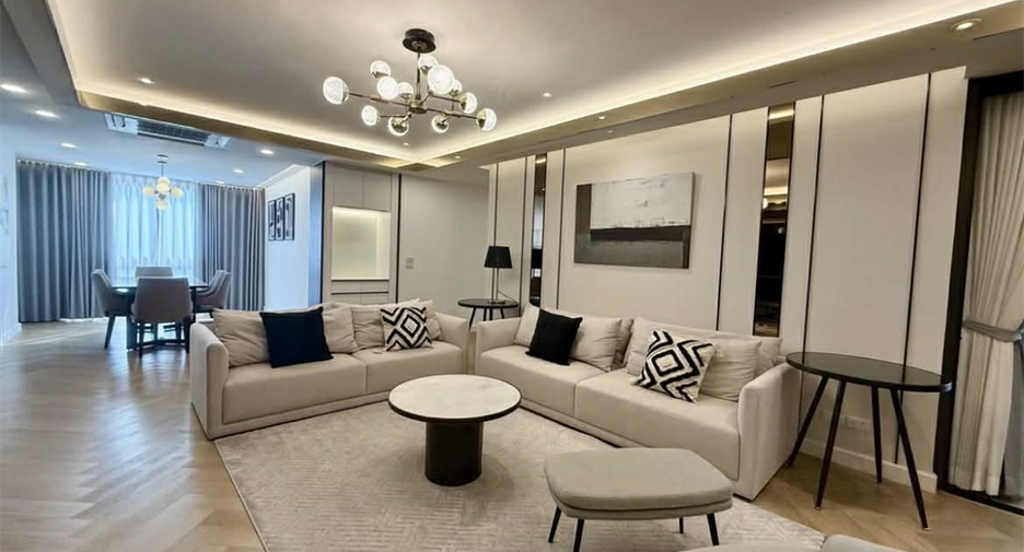 For rent 3 bedrooms condo in Khlong Toei, Bangkok