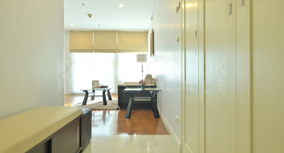 For rent 1 bed condo in Khlong Toei, Bangkok