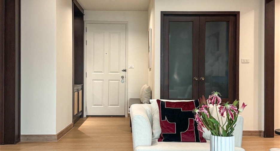 For rent 2 bedrooms condo in Sathon, Bangkok