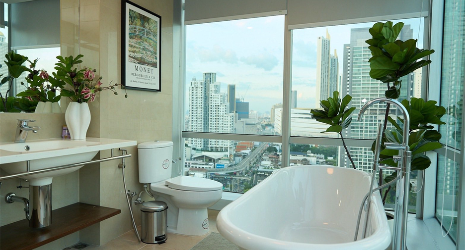 For rent 2 bedrooms condo in Sathon, Bangkok