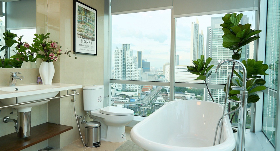 For rent 2 bedrooms condo in Sathon, Bangkok