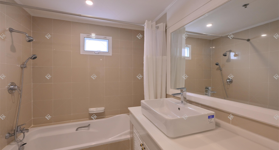 Wohnung zur Miete mit 3 Zimmer in Khlong Toei, Bangkok